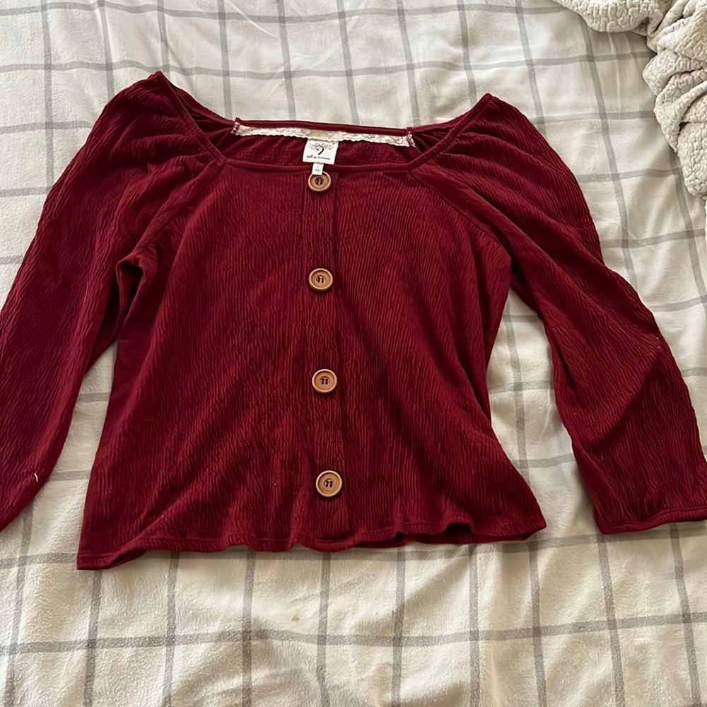Dark red long sleeve fall top with buttons